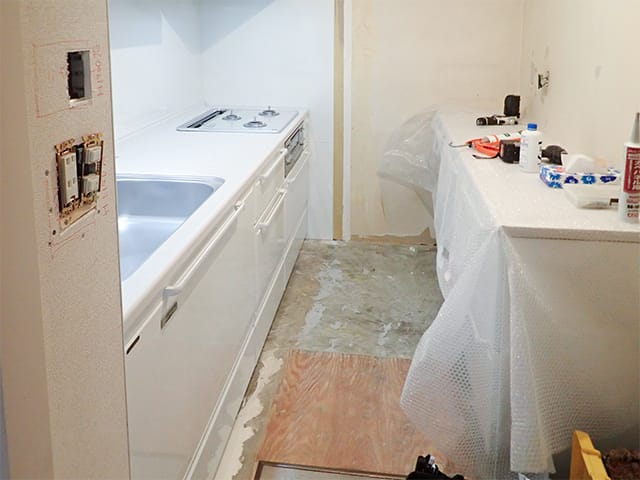 新しいキッチンを設置