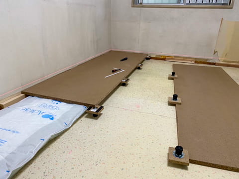 床の断熱材